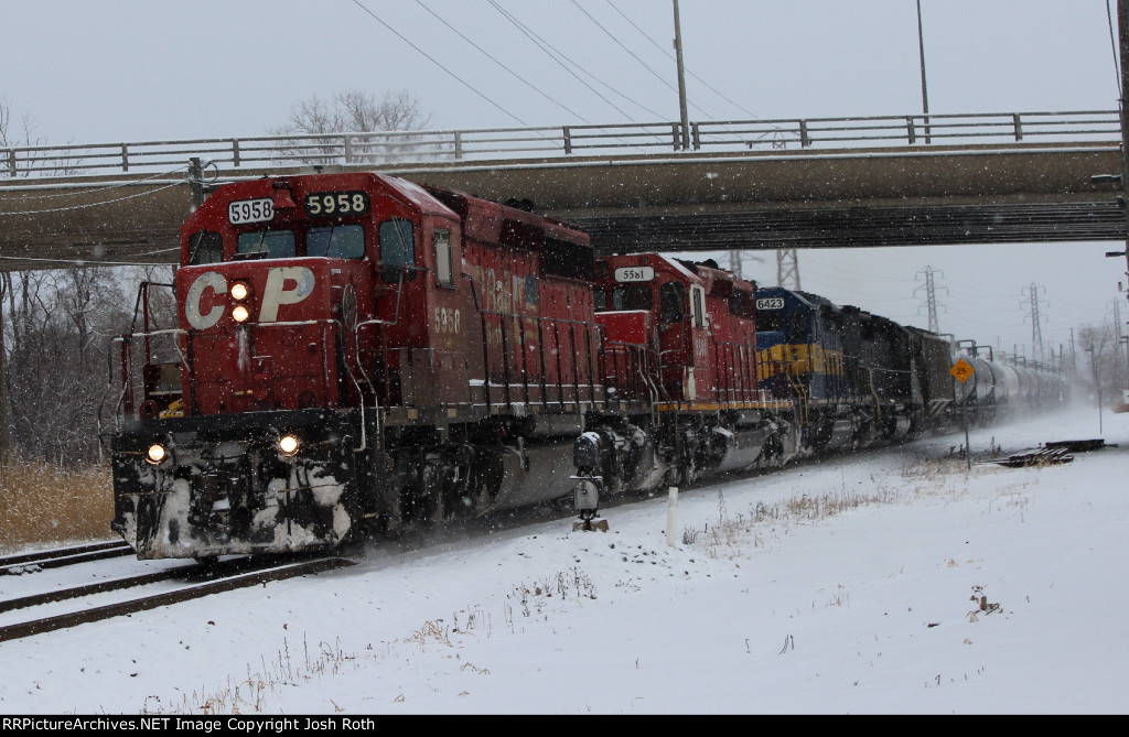 CP 5958, NREX 5581, ICE  6423 & NREX 5668